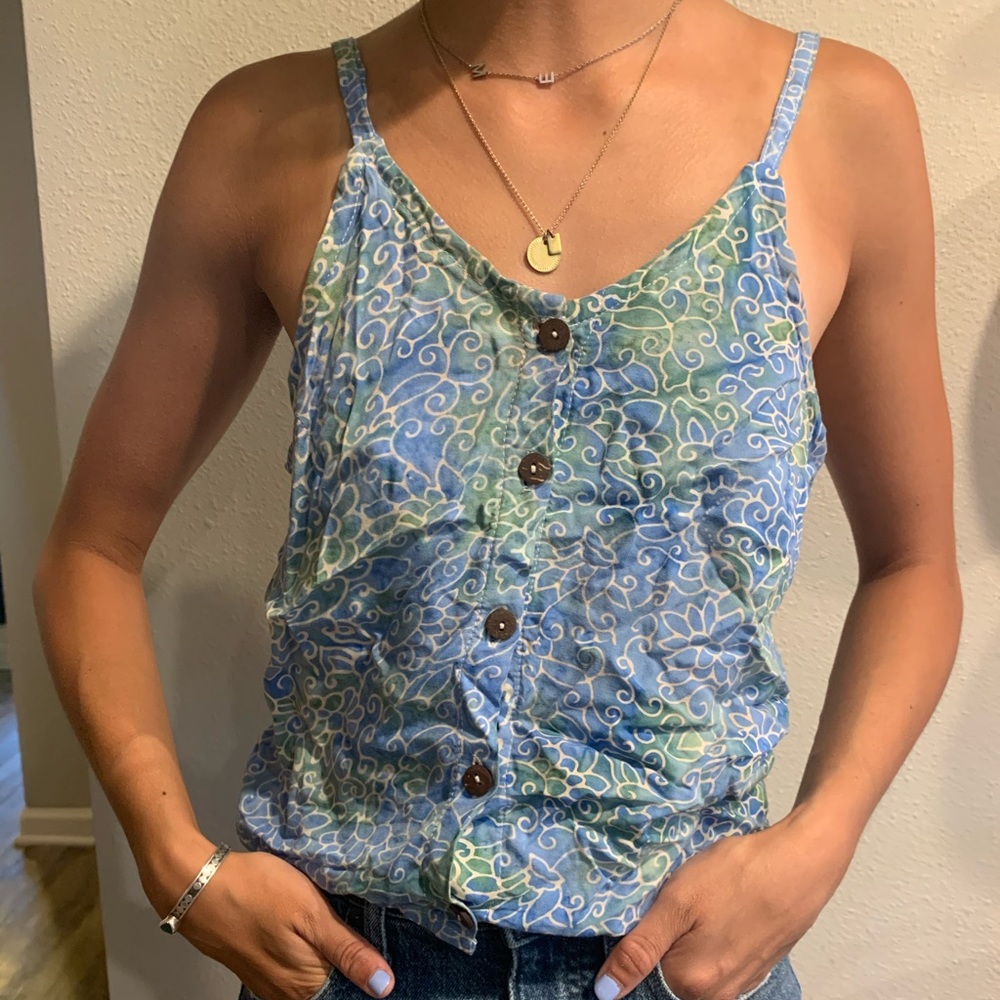 Button front tank